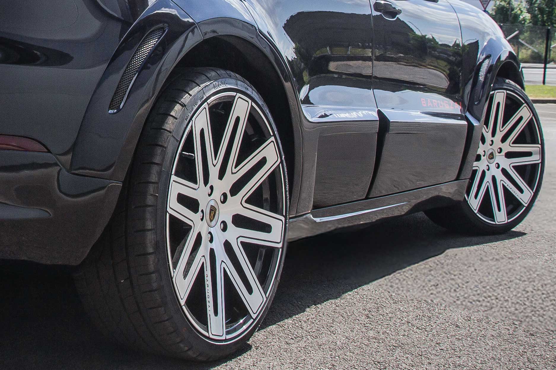 eleganza_cayenne_lusso_edition_rear_quarter_wheel_detail_portfolio_gallery_container_1875x1250