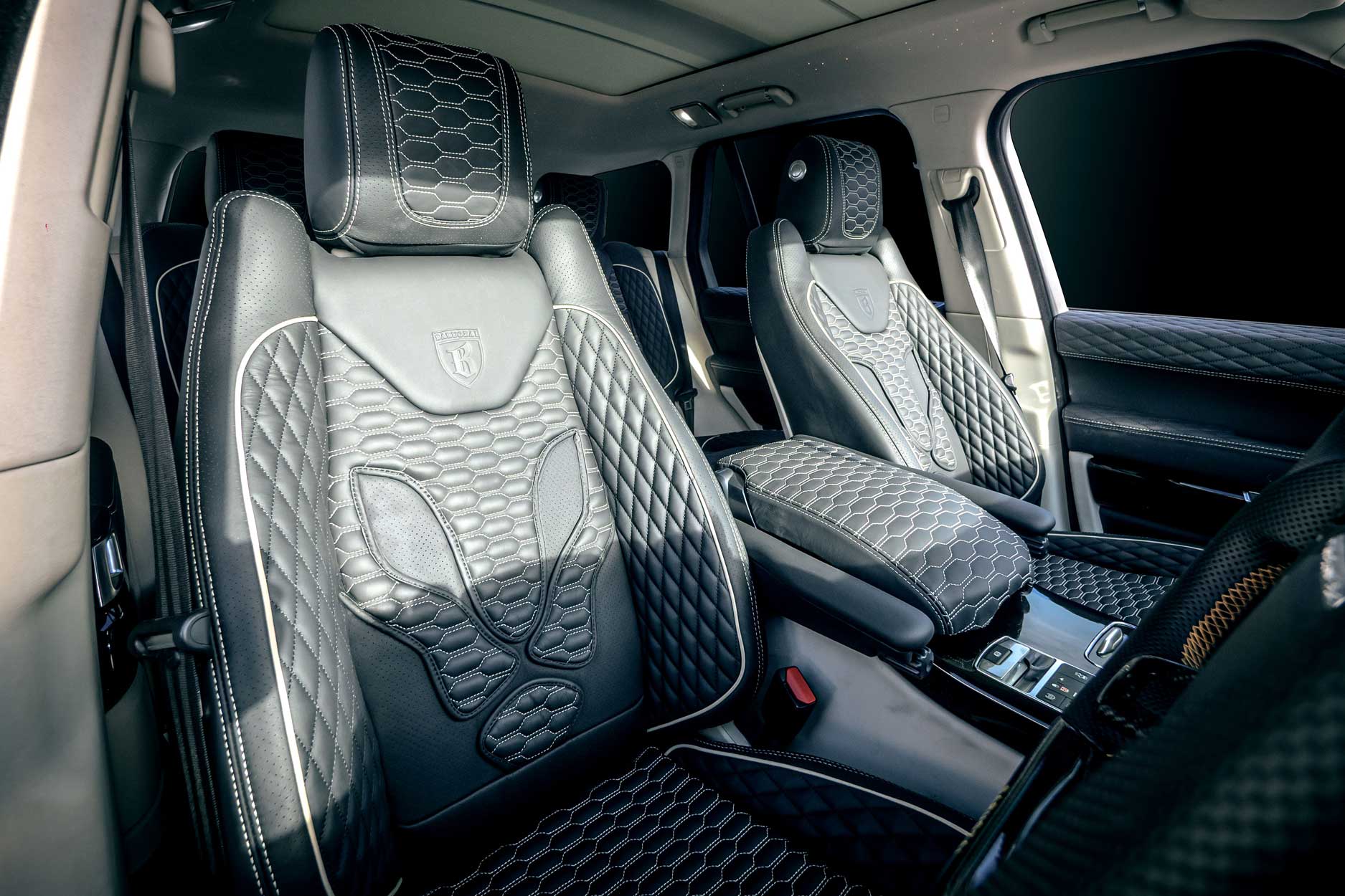 interior_gallery_bison_xpressions_405_black_white_driver_side