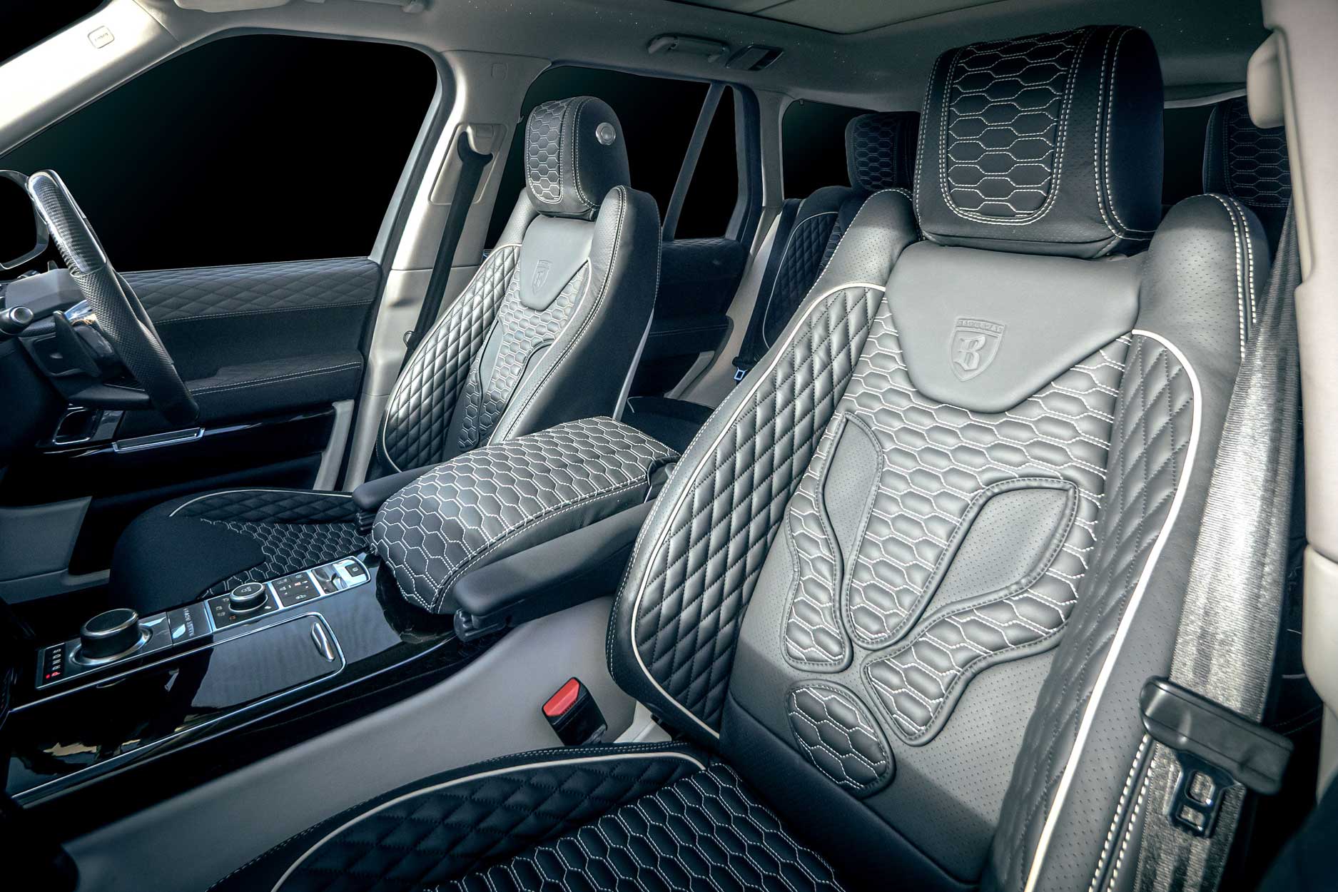 interior_gallery_bison_xpressions_405_black_white_passenger_side