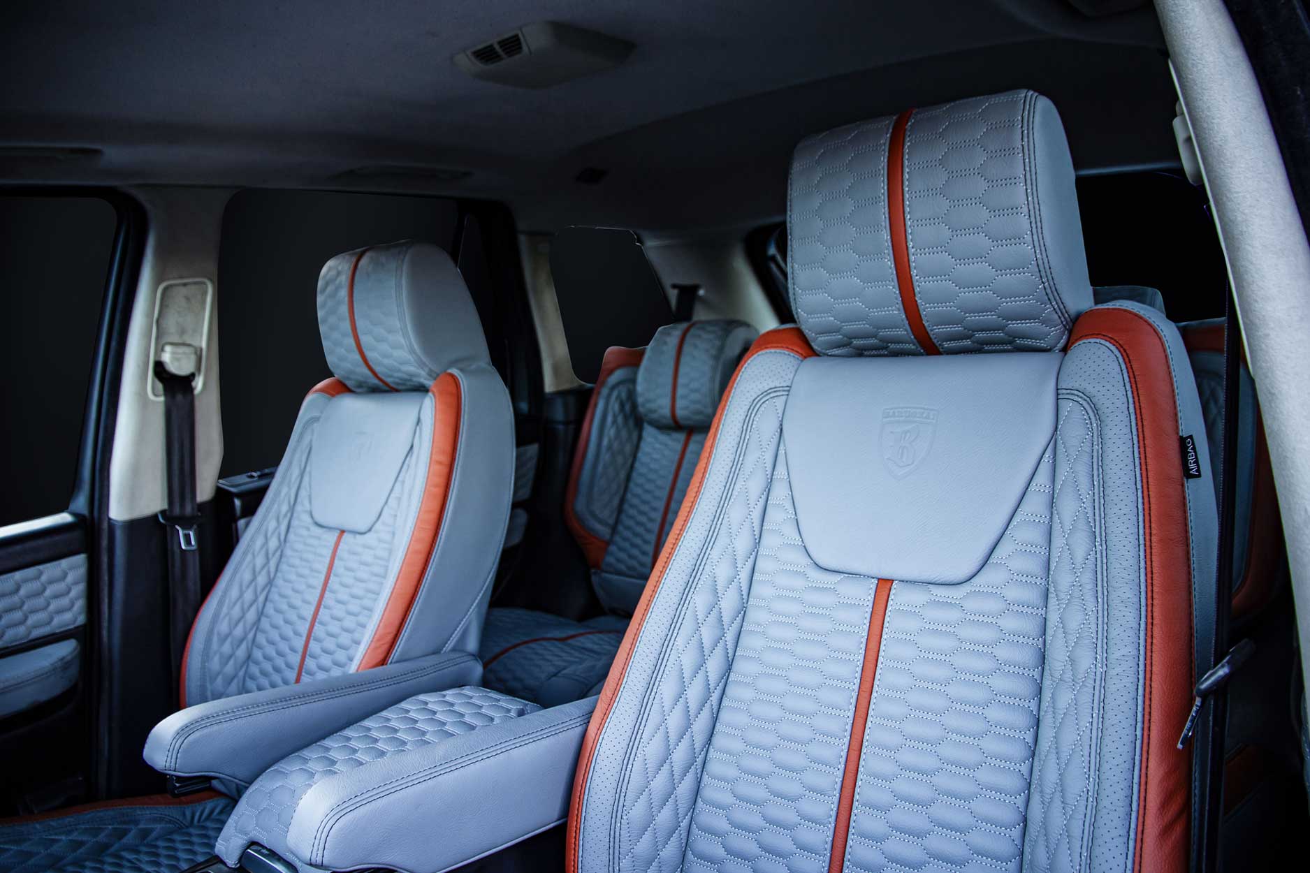 interior_gallery_classic_sport_320_grey_orange_passenger_side_front_close_up