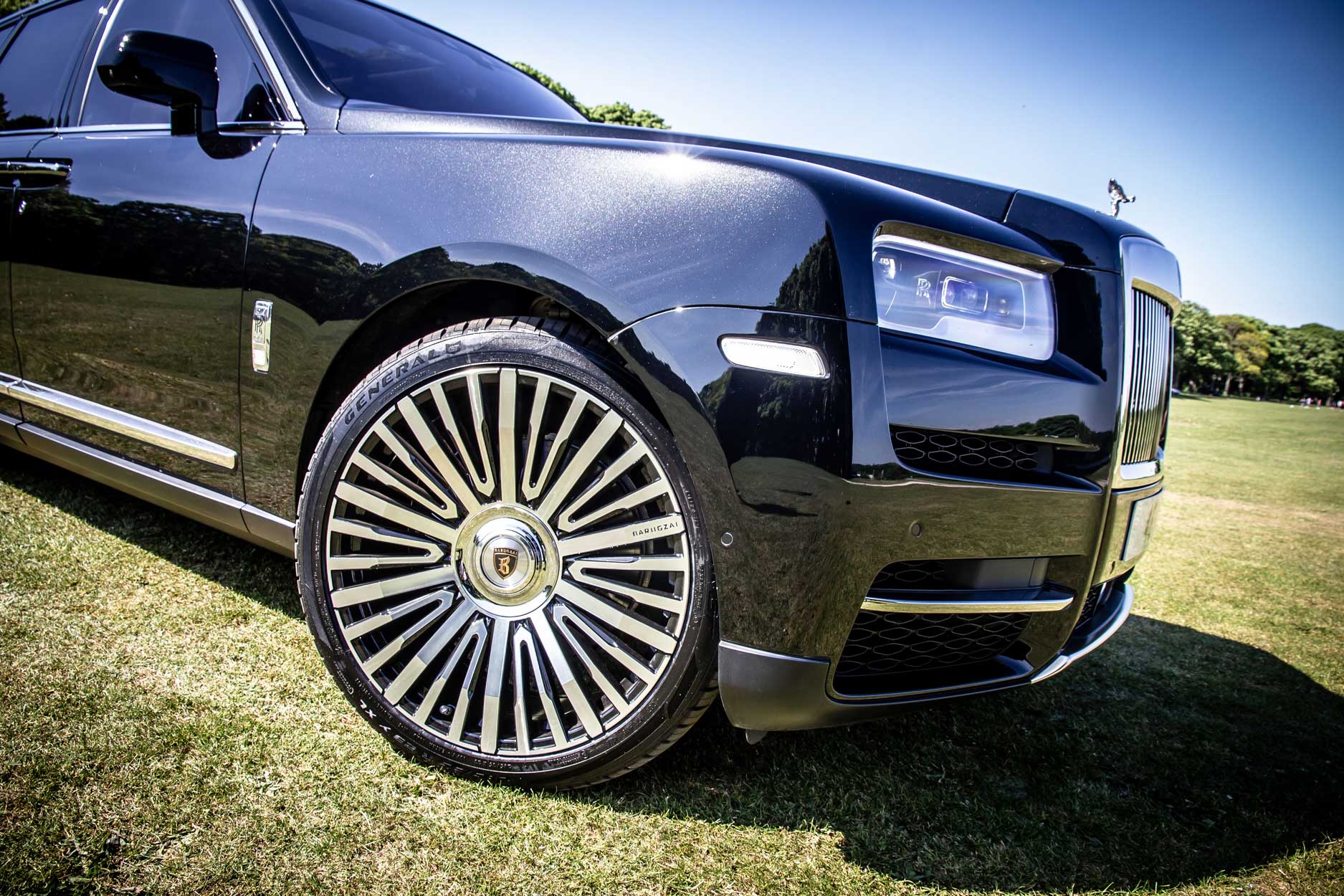 rolls_royce_cullinan_gallery_fr_qtr_detail