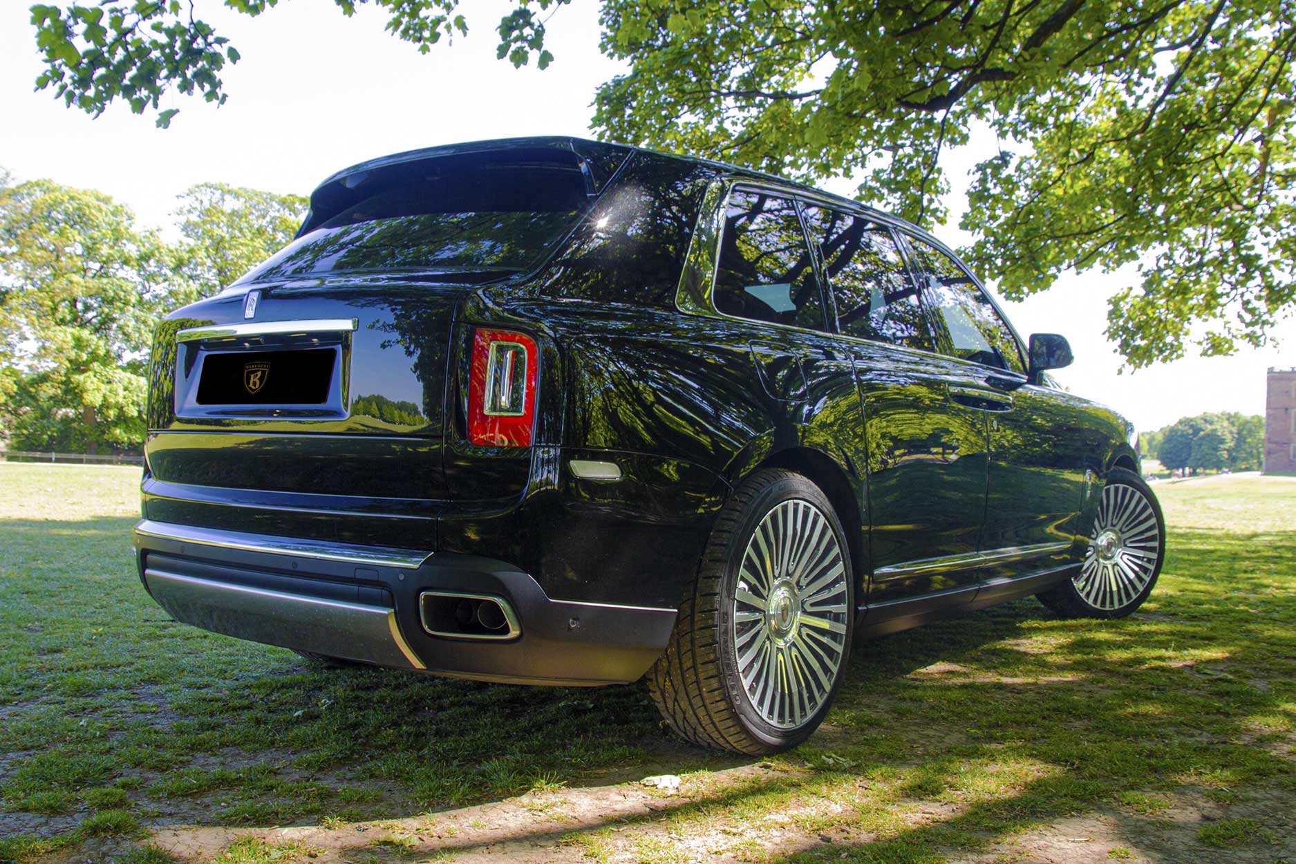 rolls_royce_cullinan_gallery_rear_qrtr