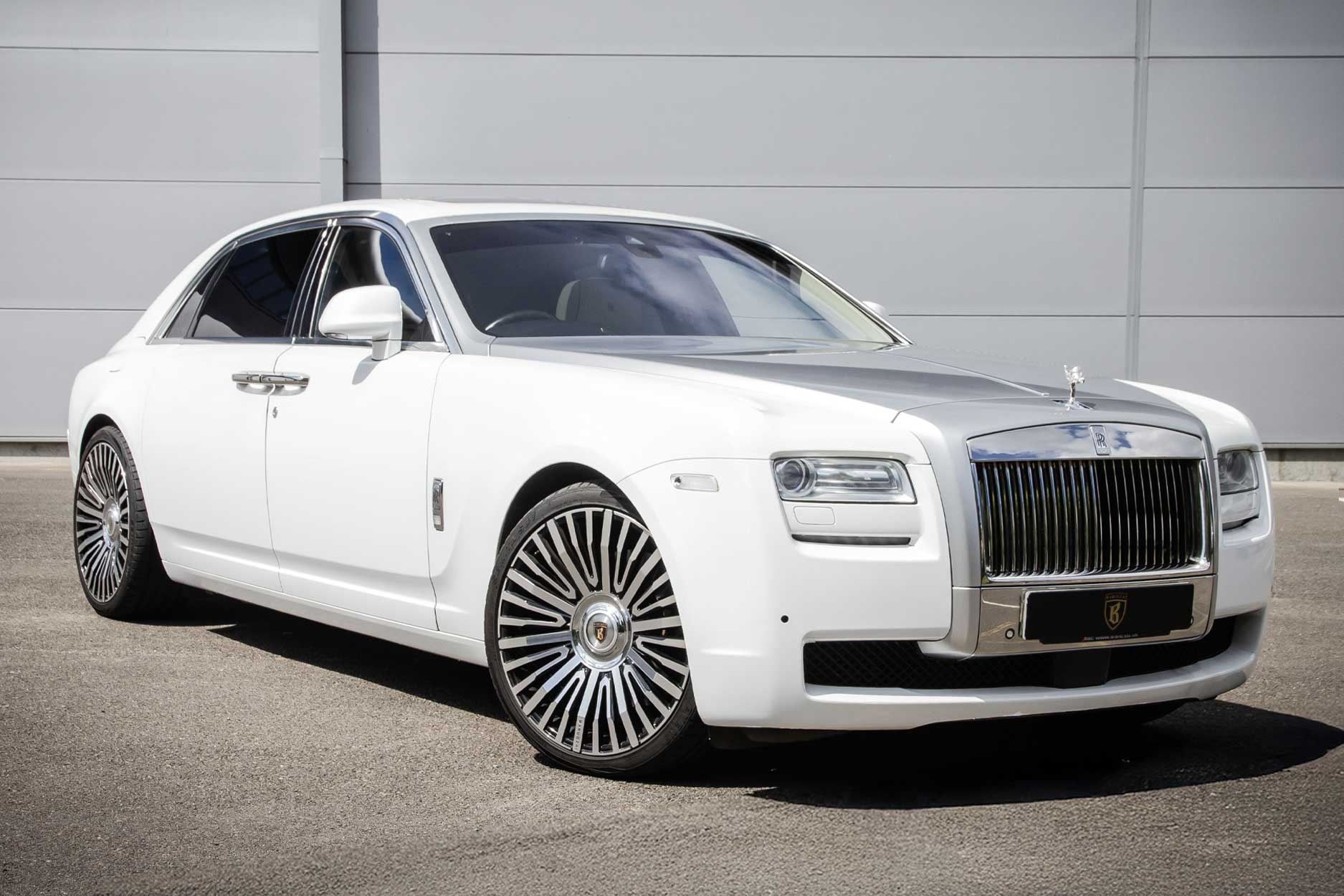 rolls_royce_ghost_s1_white_fr_qrtr_for_gallery
