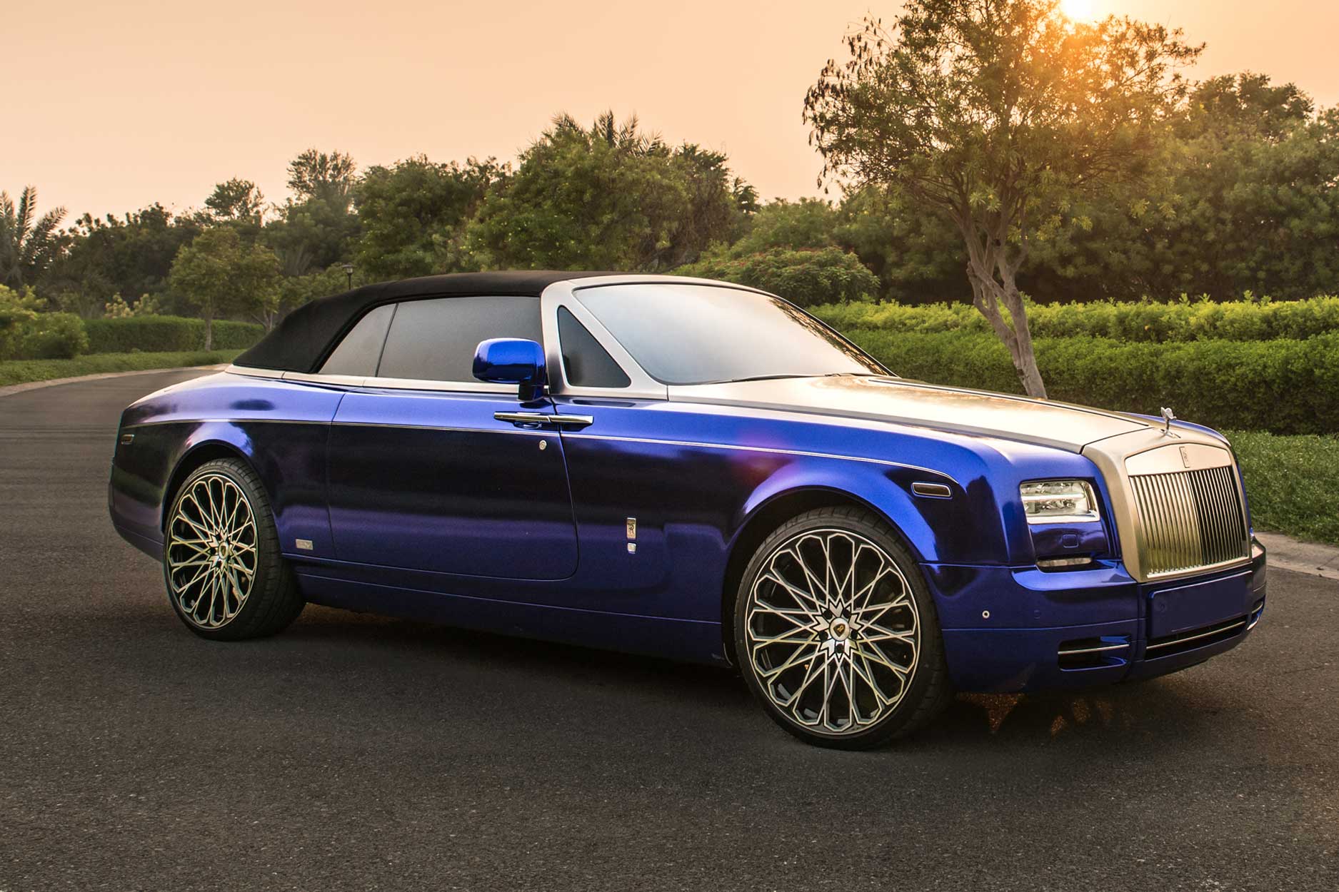 rolls_royce_phantom_drophead_gallery_front_quarter